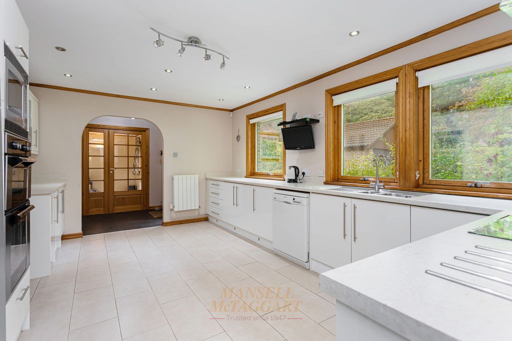 Property photo 2 of 34