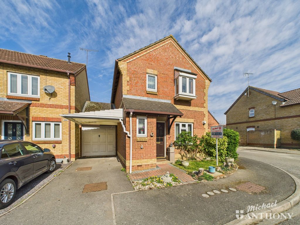 Property photo 1 of 17 Cam02773G0-Pr0280-Still002
