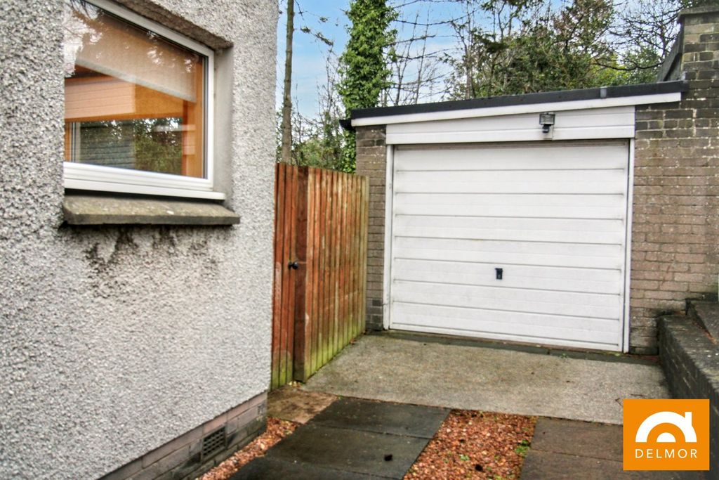 Property photo 2 of 26