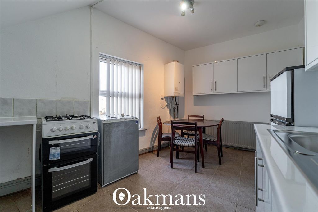 Property photo 3 of 9 Flat 2, 130 Cape Hil