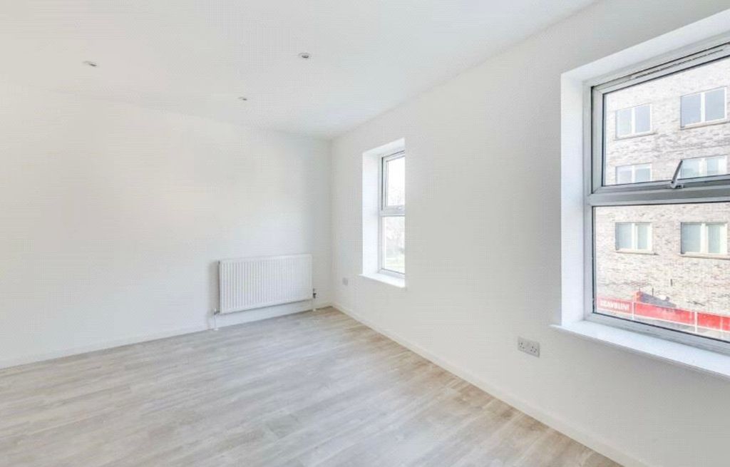 Property photo 2 of 8