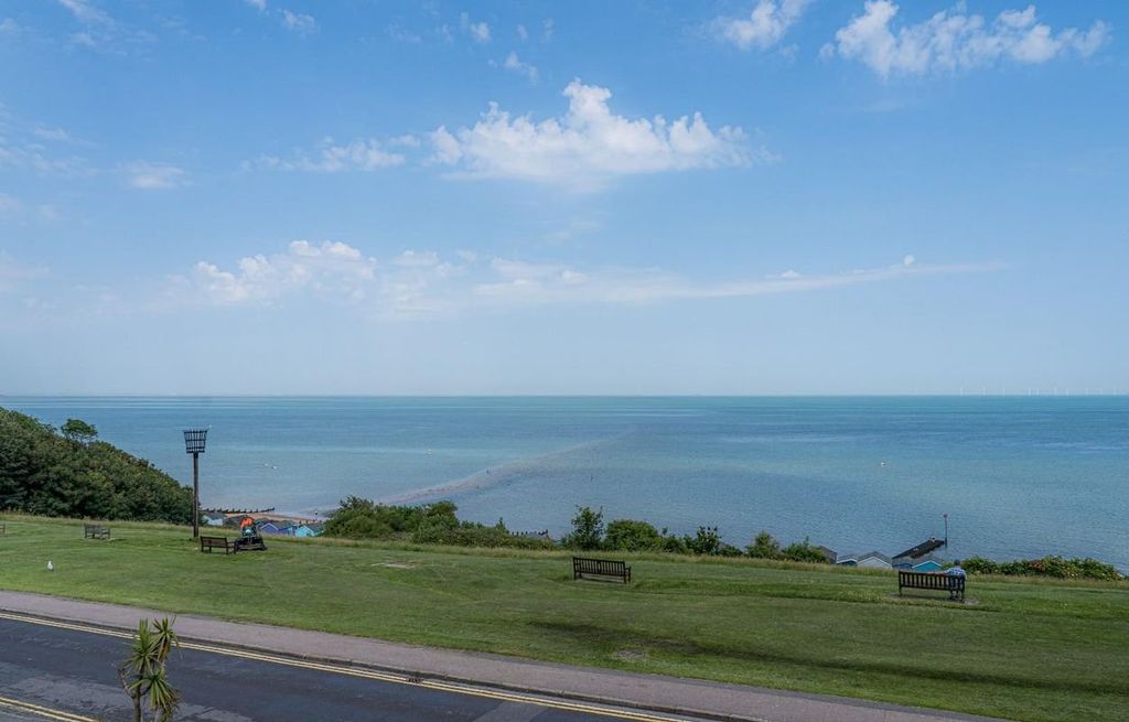 Property photo 3 of 10 Picture 3