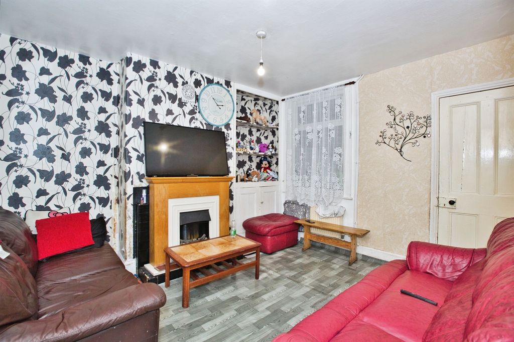 Property photo 3 of 17