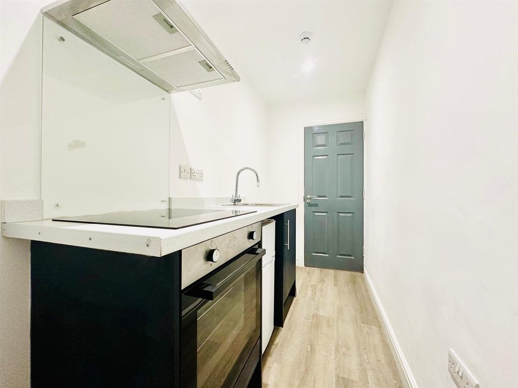 Property photo 2 of 5 Kitchen