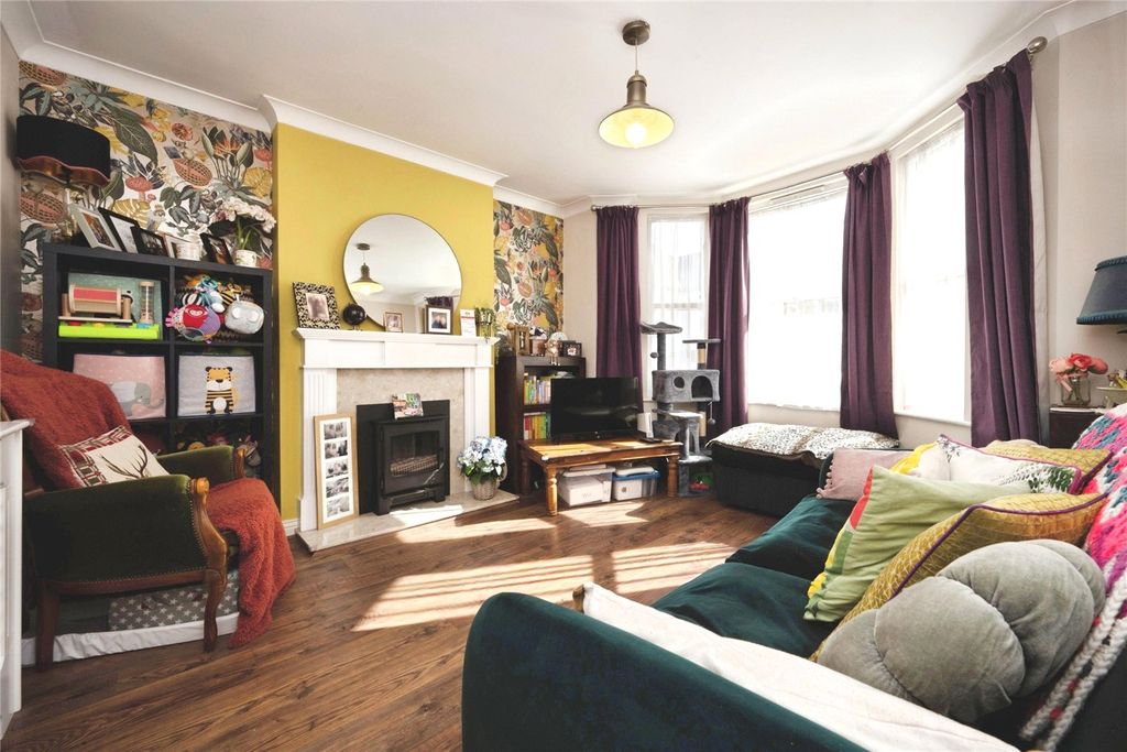 Property photo 3 of 15 Picture No. 10