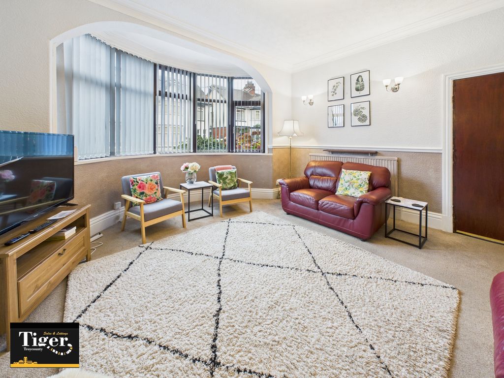 Property photo 3 of 17 Cam02176G0-Pr0754-Still007