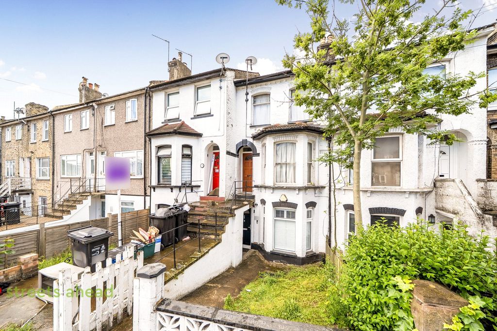 Property photo 3 of 14 c7Db8077-ce30-4B3...
