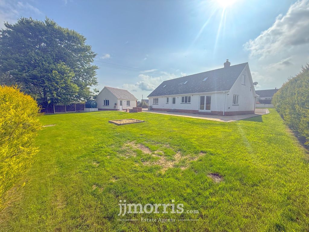 Property photo 3 of 35