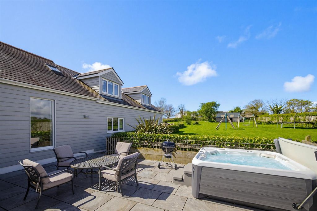 Property photo 3 of 42 0071.Jpg