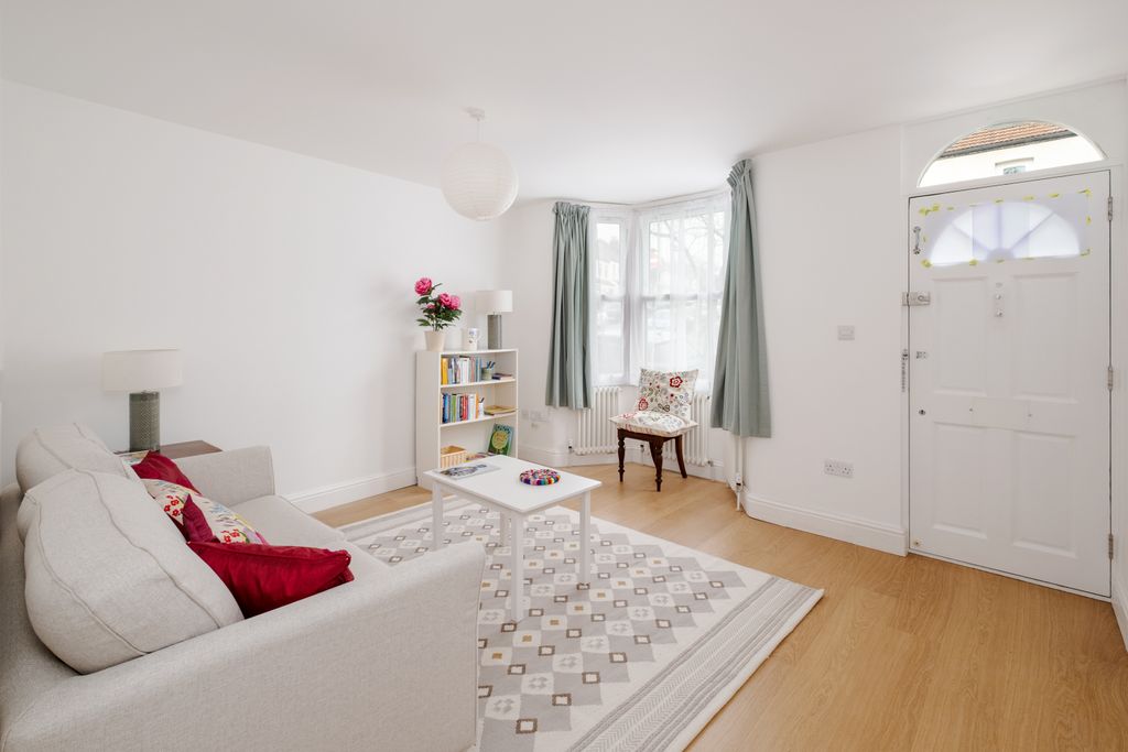 Property photo 2 of 24