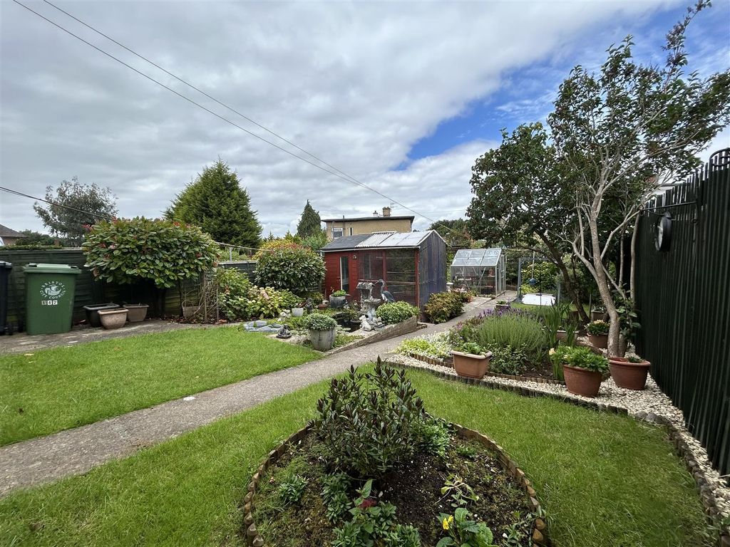 Property photo 2 of 20