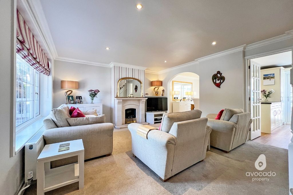 Property photo 2 of 16 4521324