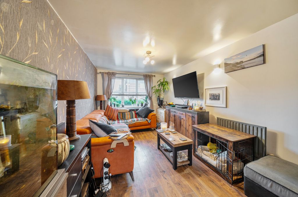 Property photo 3 of 8