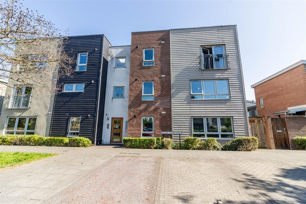 Property photo 1 of 11 Front External