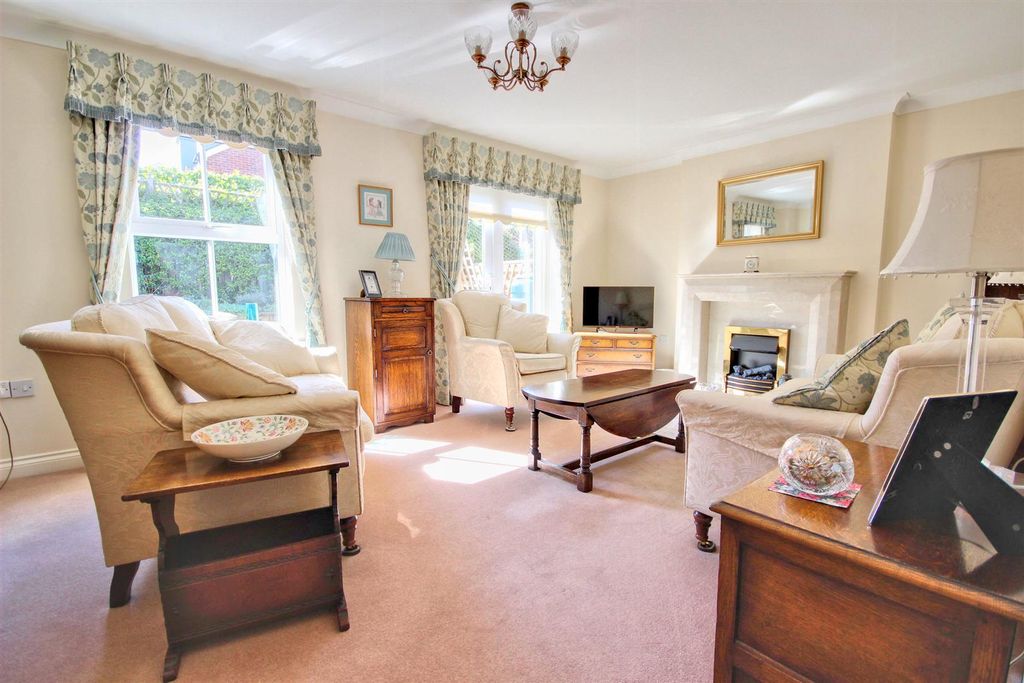 Property photo 2 of 14 Img_0067-Img_0069_Lzn.Jpg