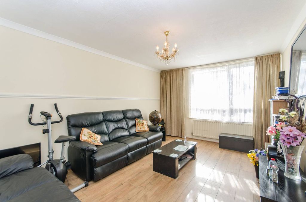 Property photo 2 of 5