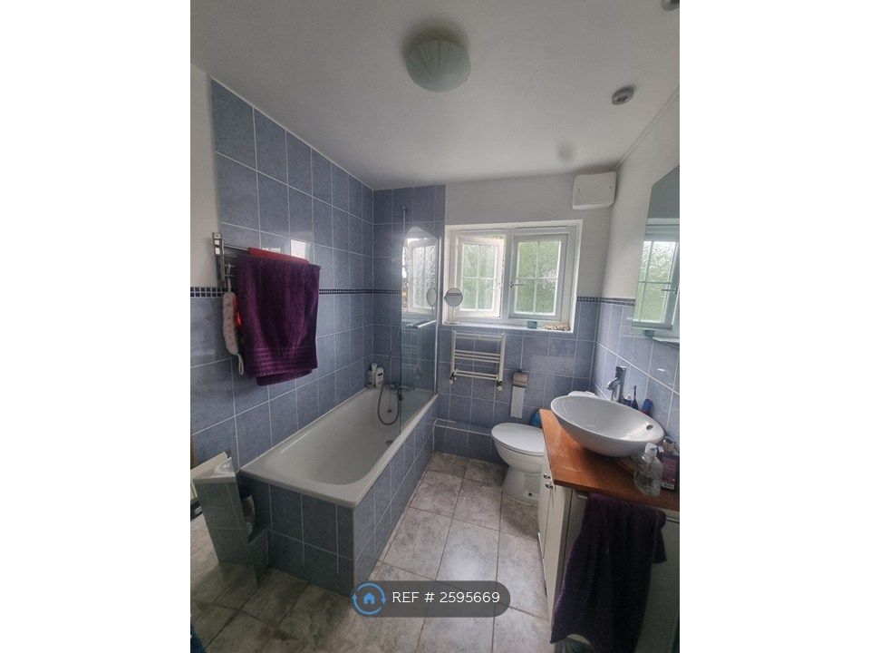 Property photo 3 of 5 Bathroom