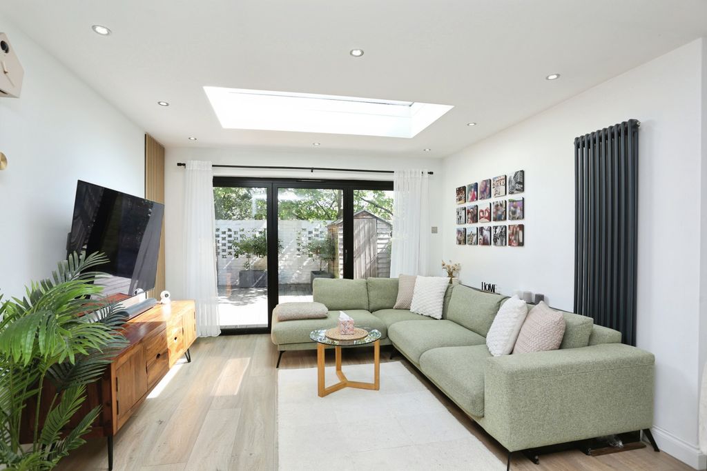 Property photo 1 of 20 Img_4041