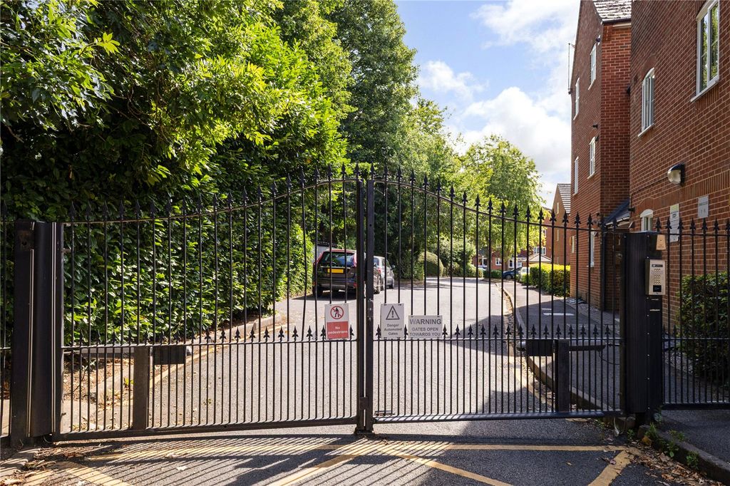 Property photo 2 of 11 Gated Entrance