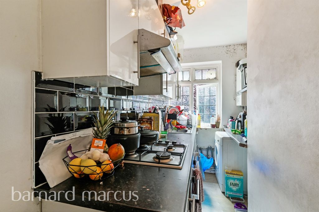 Property photo 3 of 6