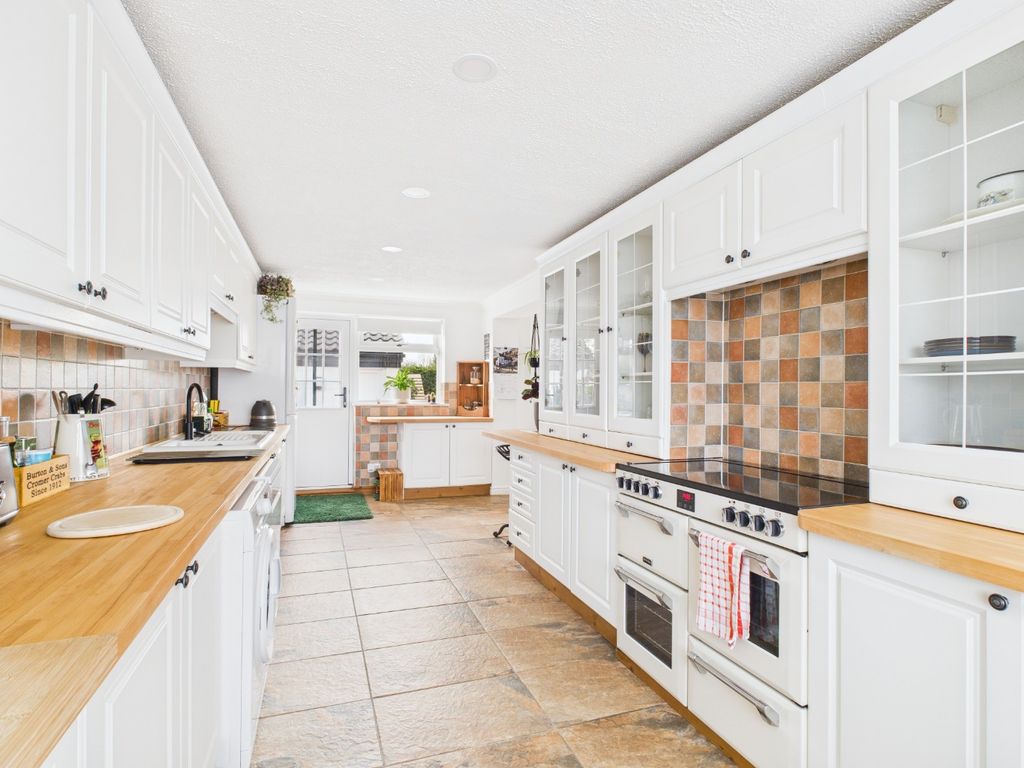 Property photo 2 of 36 4703336