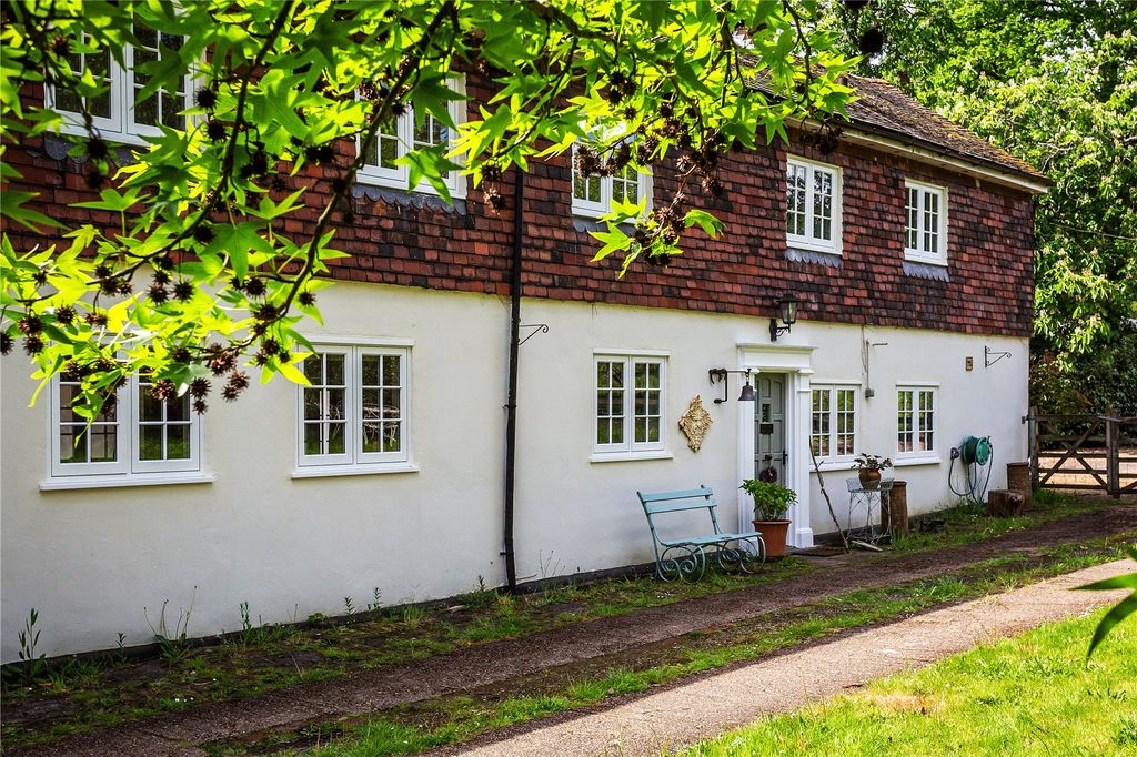 Property photo 1 of 33 House. Partnership