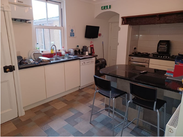 Property photo 3 of 12