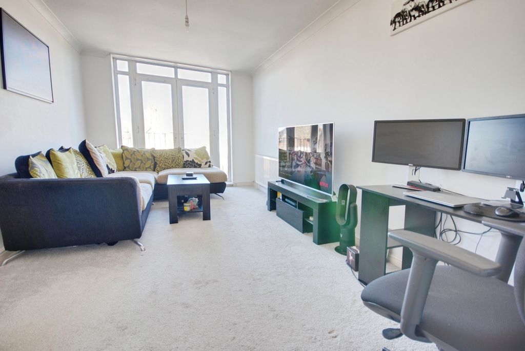 Property photo 2 of 10 Pbox-Img.Jpg