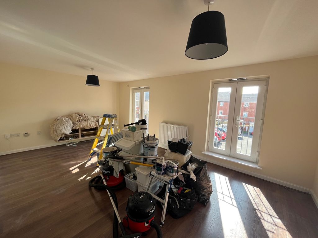Property photo 2 of 9