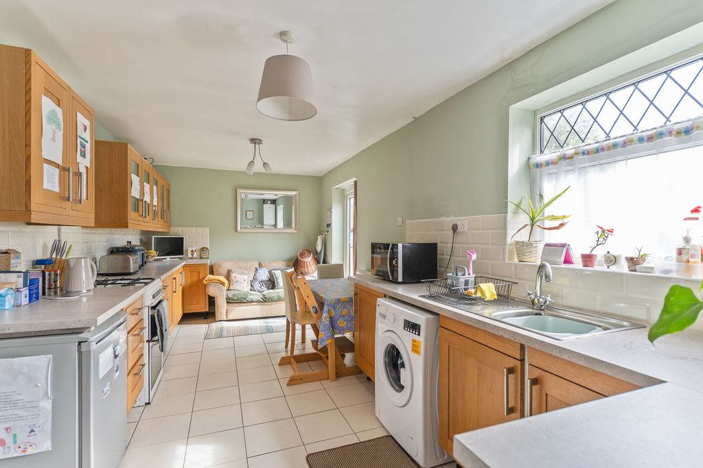 Property photo 2 of 17