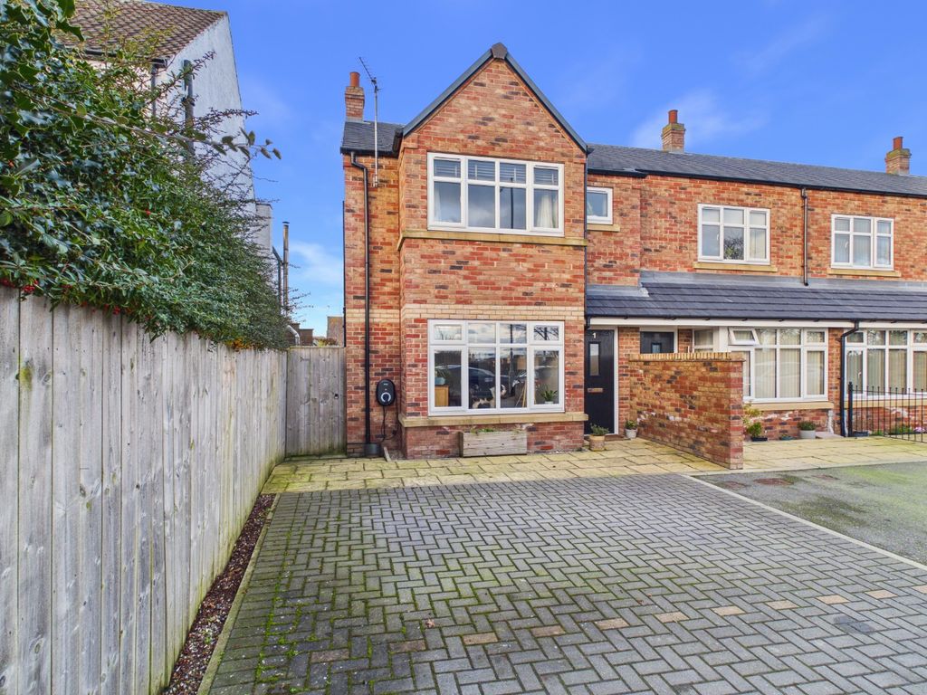 Property photo 1 of 20 4843033