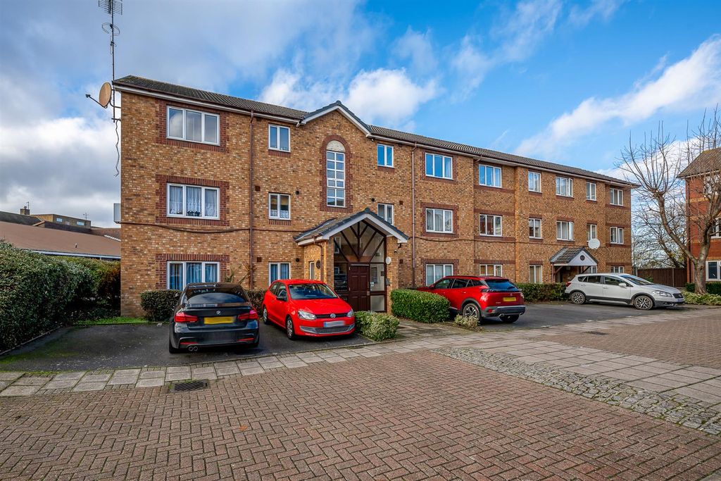 Property photo 1 of 8