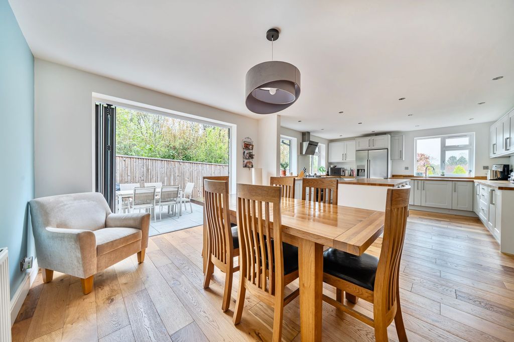 Property photo 2 of 26