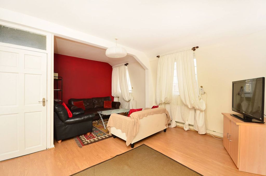 Property photo 1 of 12