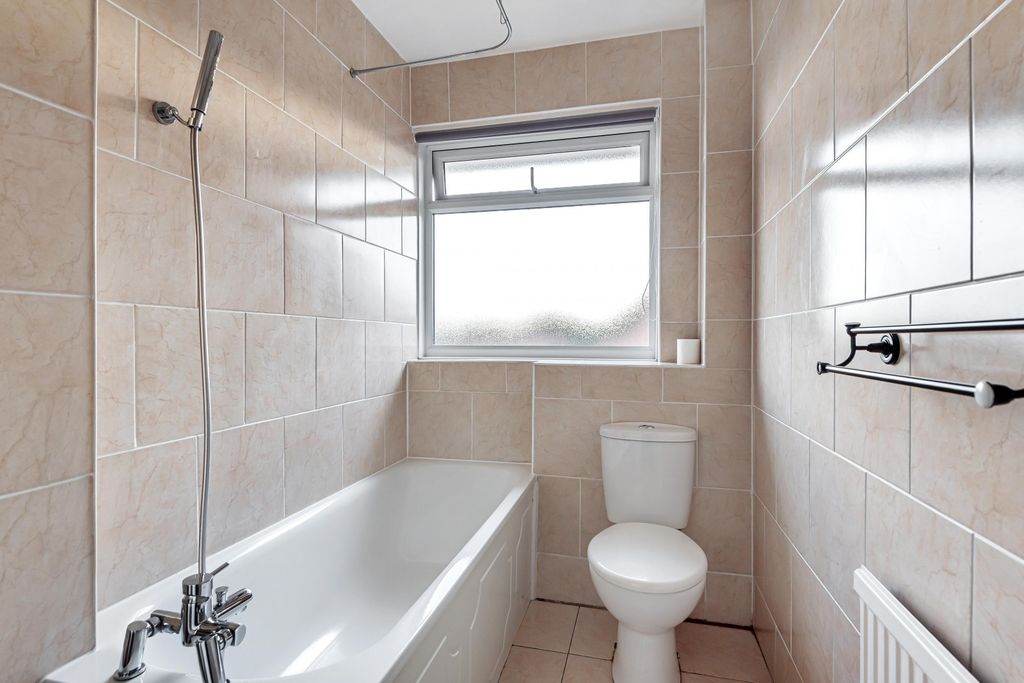 Property photo 2 of 10 7