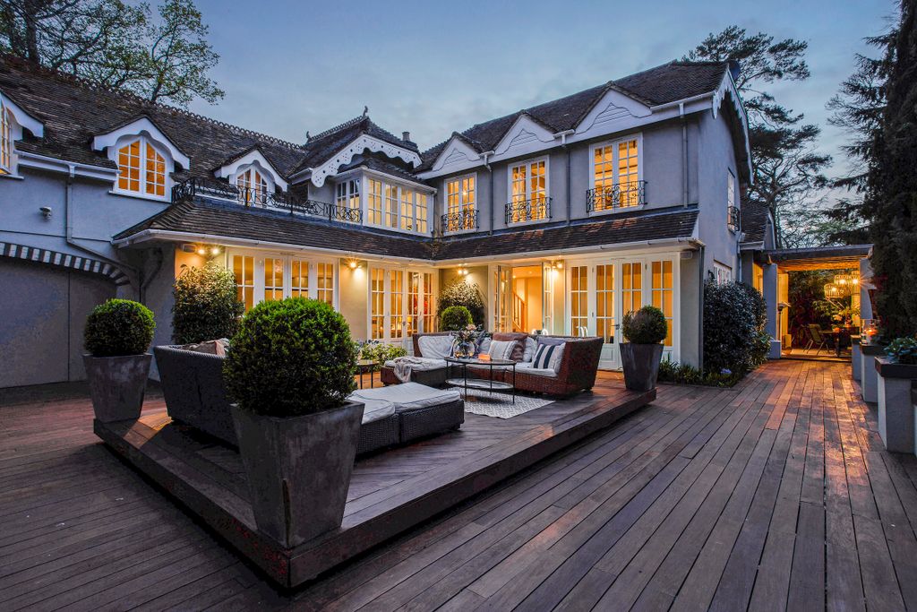 Property photo 1 of 23