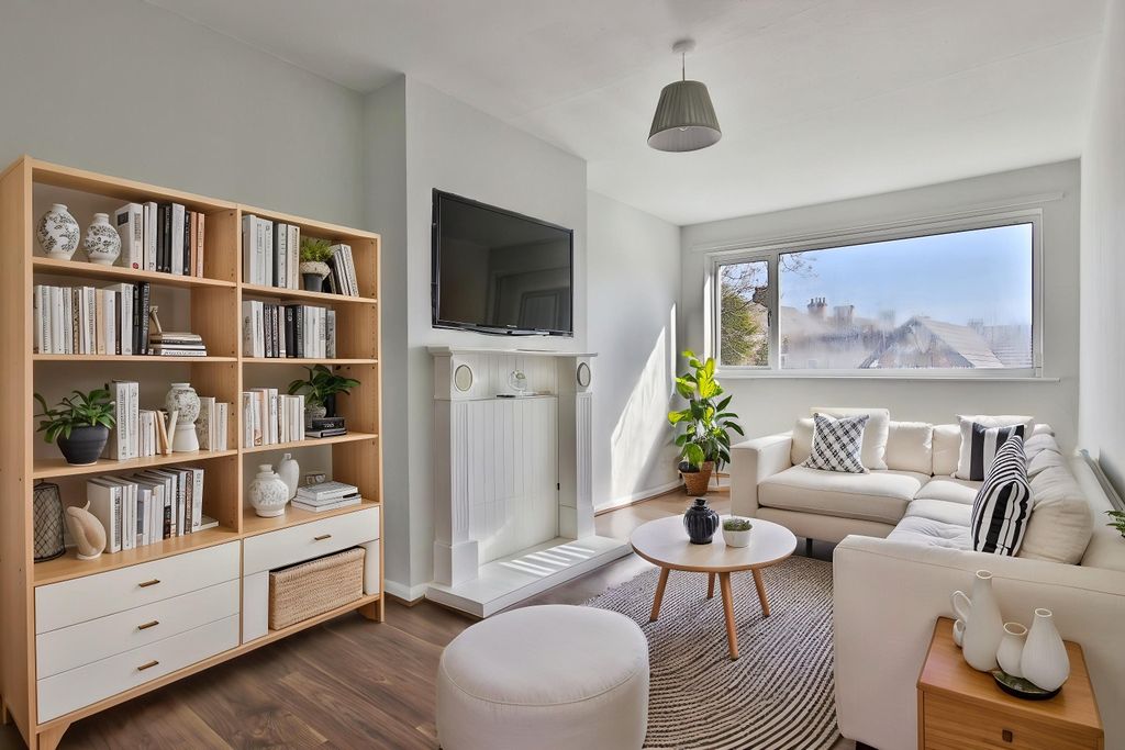 Property photo 2 of 7 3571935