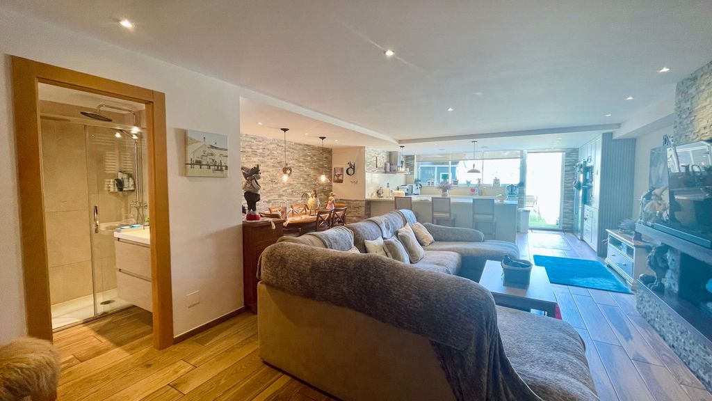 Property photo 2 of 13 Copia De 81584 02.Jpg