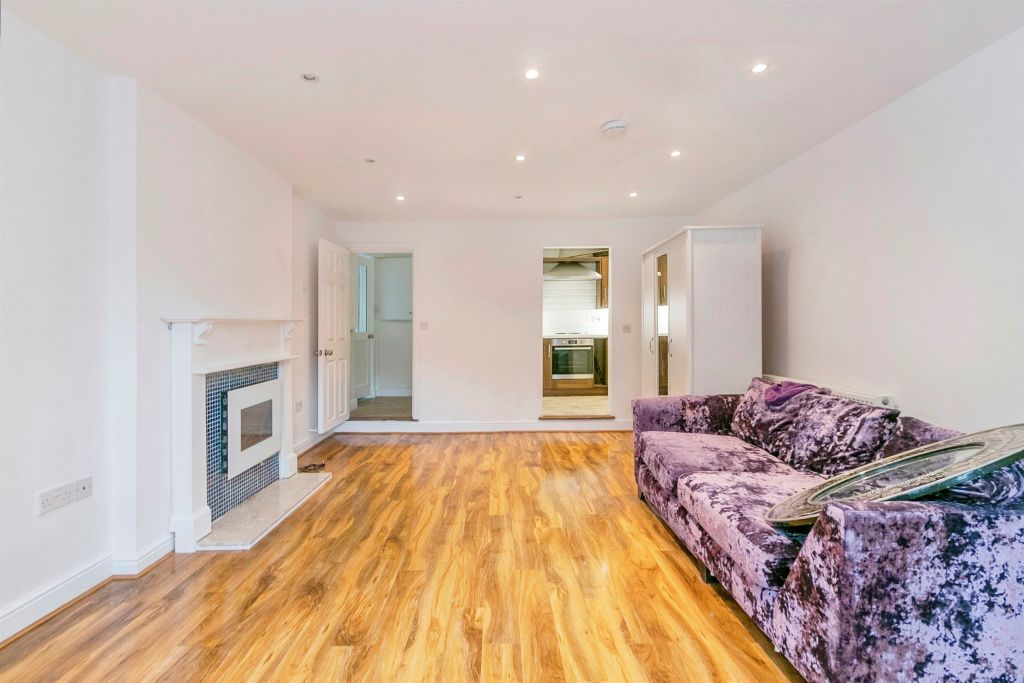 Property photo 3 of 19