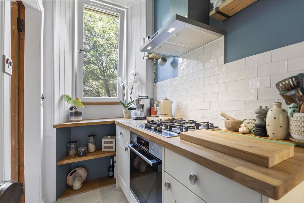 Property photo 3 of 19 313/2 Easter Road