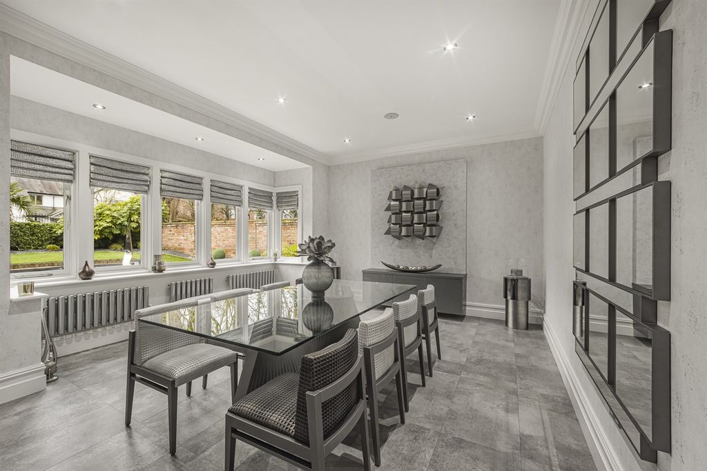 Property photo 3 of 22 Dining Room