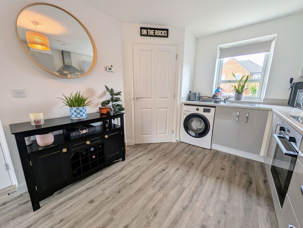 Property photo 2 of 25