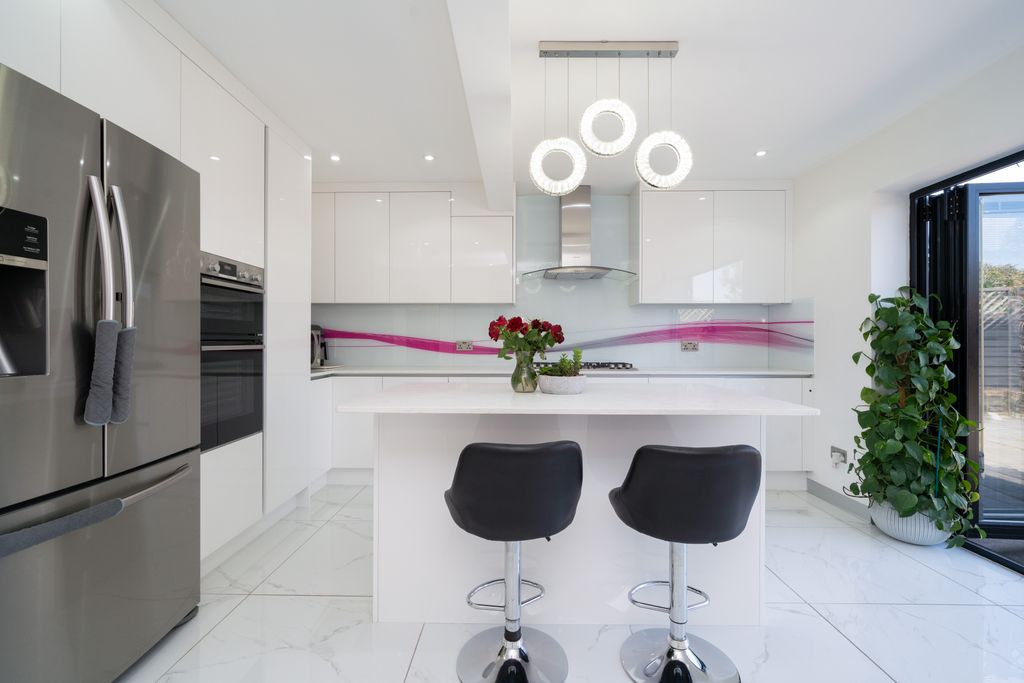 Property photo 2 of 18 Dsc09007