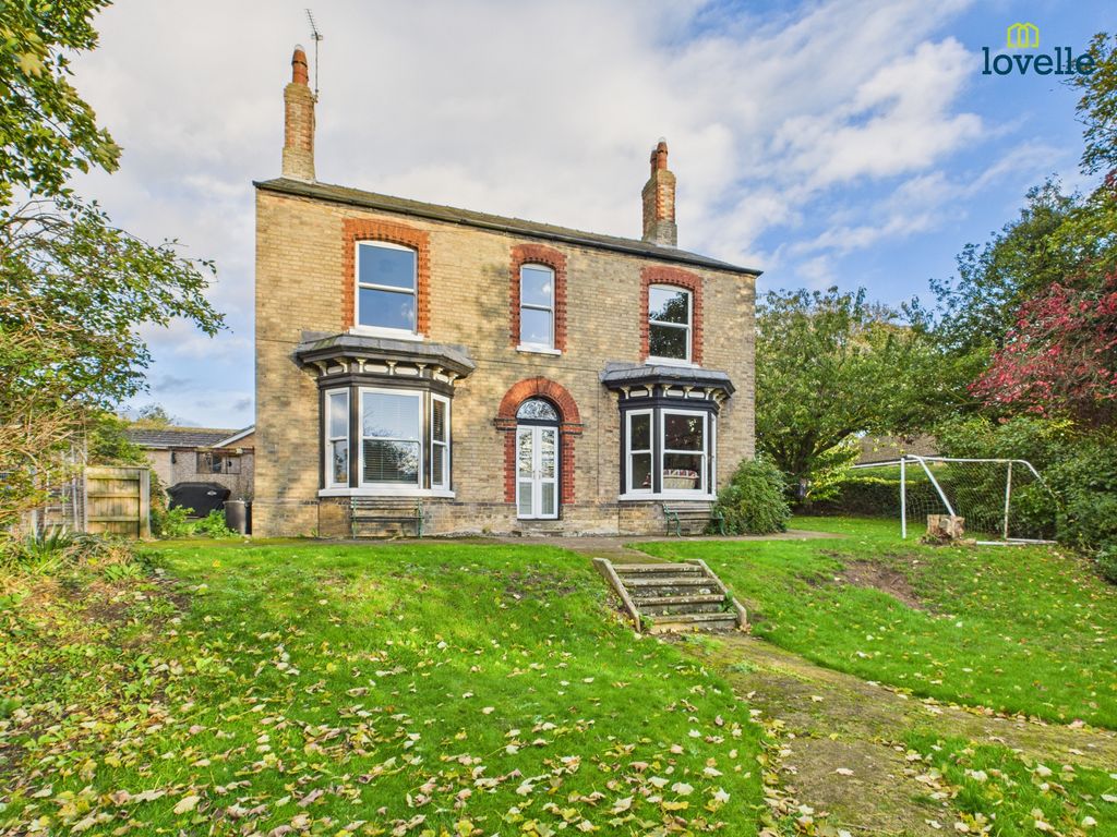 Property photo 1 of 18