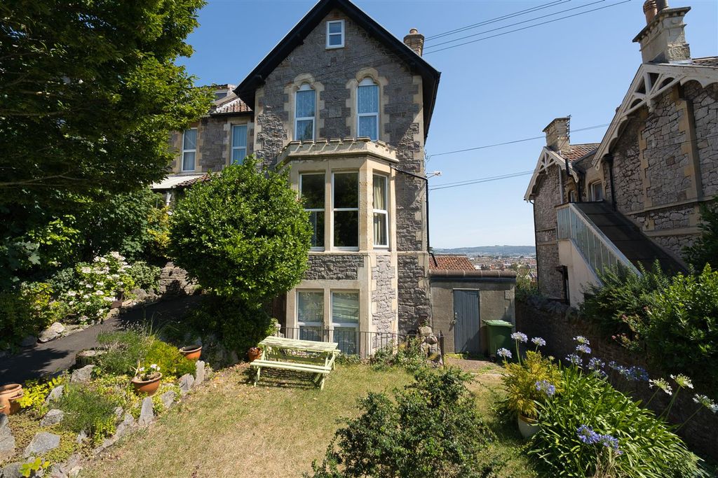 Property photo 1 of 17 Front