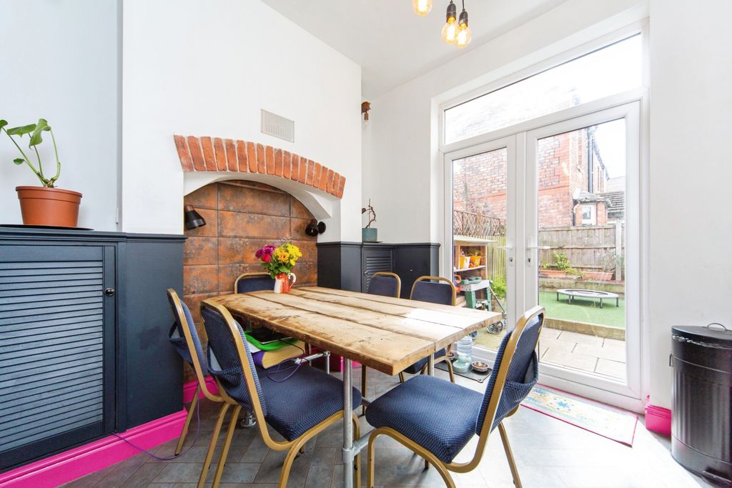 Property photo 3 of 15 Dining Room