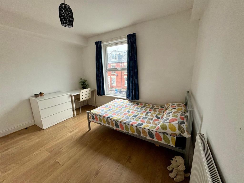 Property photo 3 of 12 3 P121 1F 1Jul25.Jpg