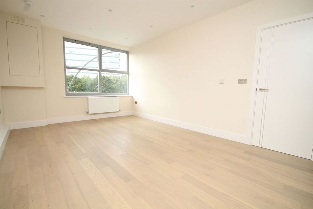 Property photo 2 of 4
