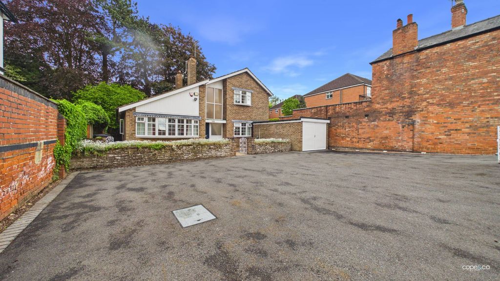 Property photo 1 of 28 5153351