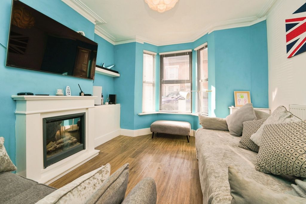 Property photo 3 of 14 Pbox-Img.Jpg